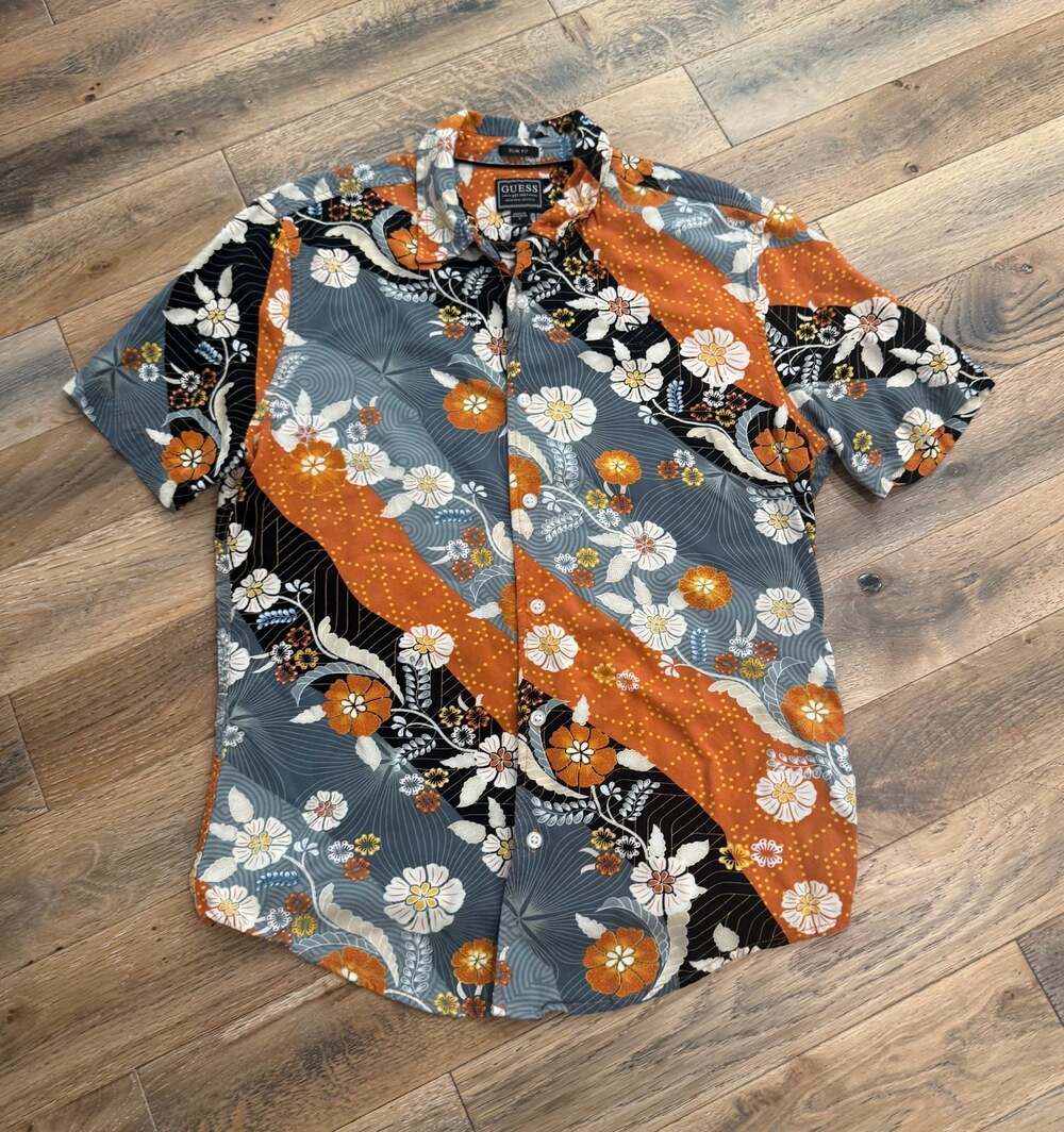 Guess Slim Fit Floral Short Sleeve Button Down Shirt Size S